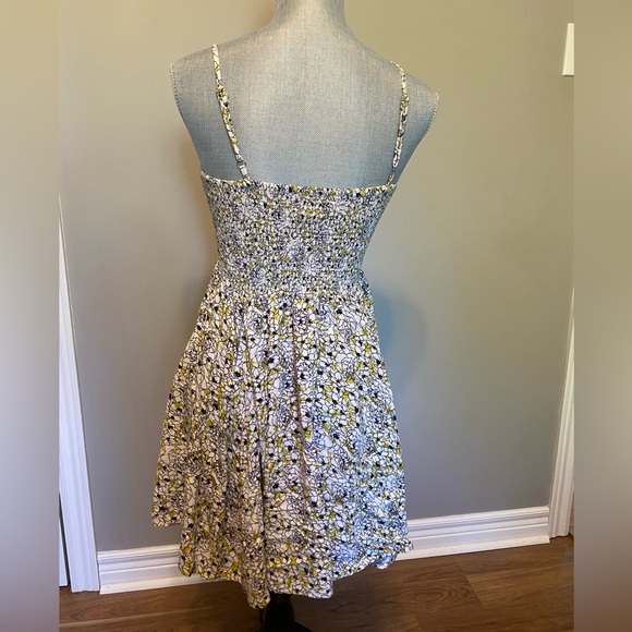 Angie Smocked Floral Dress - Picture 9 of 10